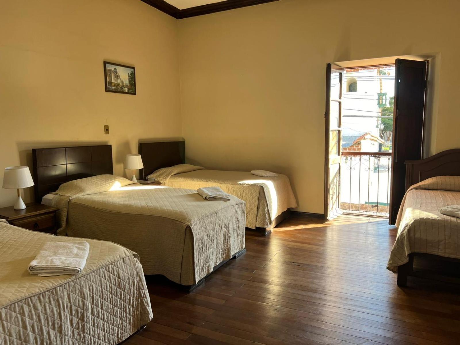 La Culta Centro Cultural Y Hostal 苏克雷 外观 照片